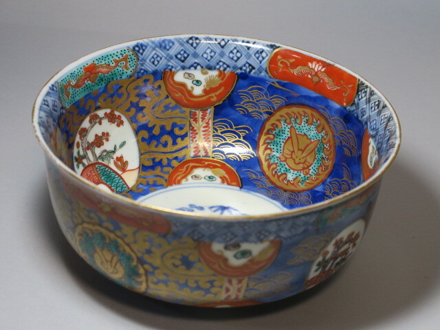 ☆】古伊万里 金襴手 打ち抜き兎文小鉢 窓絵 見込染付松竹梅文 ☆】古伊万里 金襴手 打ち抜き兎文小鉢 窓絵 見込染付松竹梅文