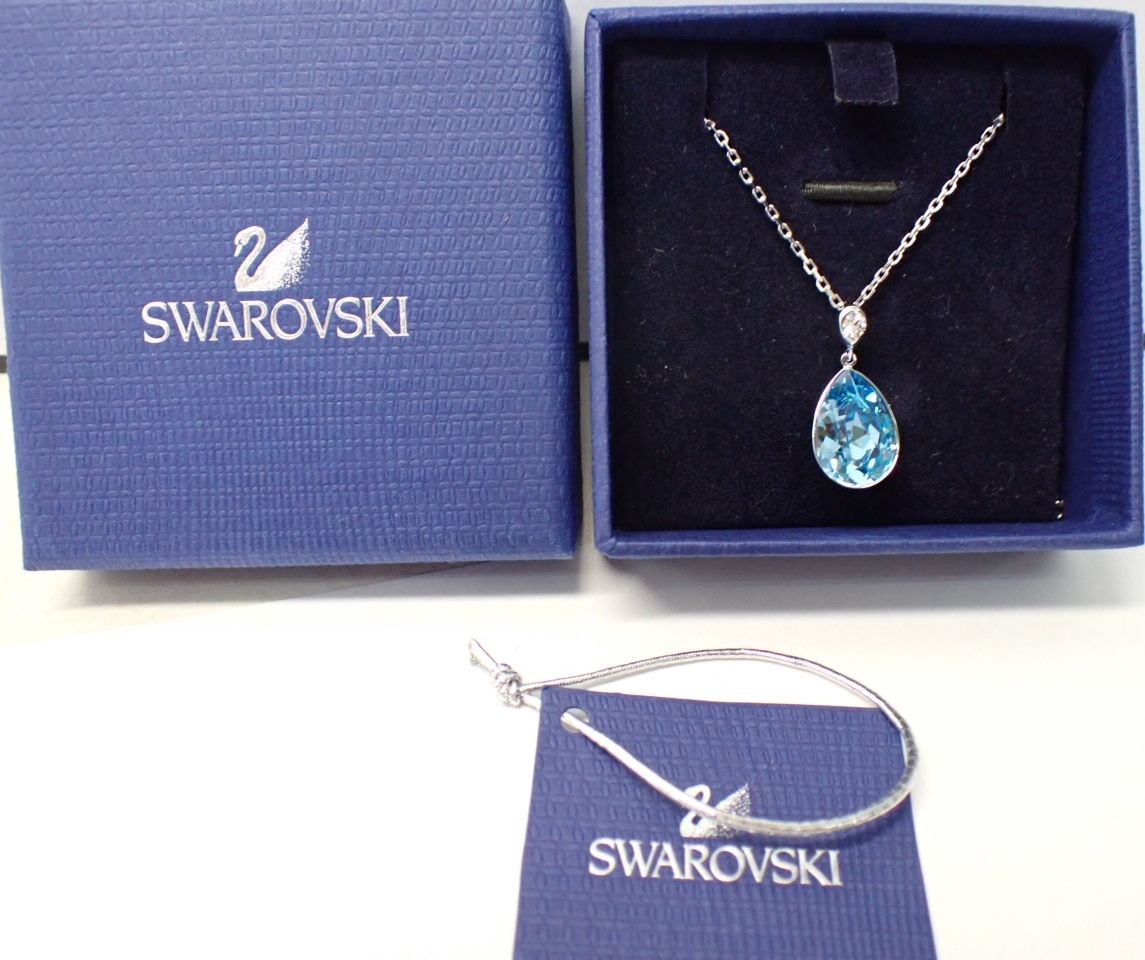 Swarovski スワロスキー ドロップ ネックレス クリスタル 未使用 Swarovski スワロスキー ドロップ ネックレス クリスタル 未使用