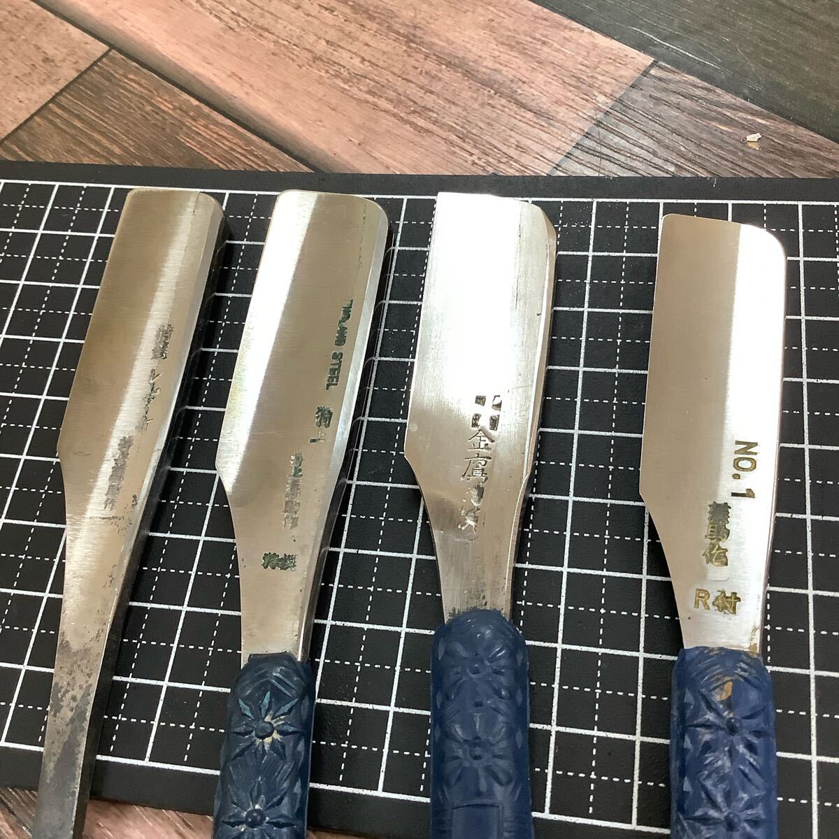 174☆日本剃刀 4本 井上藤助 金鷹 理容 床屋 剃刀 カミソリ(理 174☆日本剃刀 4本 井上藤助 金鷹 理容 床屋 剃刀 カミソリ(理