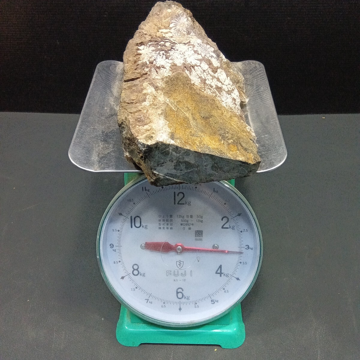 約3.15㎏ 鑑賞石 天然石 自然石 銘石 盆石 紋石 水石 原石 鉱物 約3.15㎏ 鑑賞石 天然石 自然石 銘石 盆石 紋石 水石 原石 鉱物