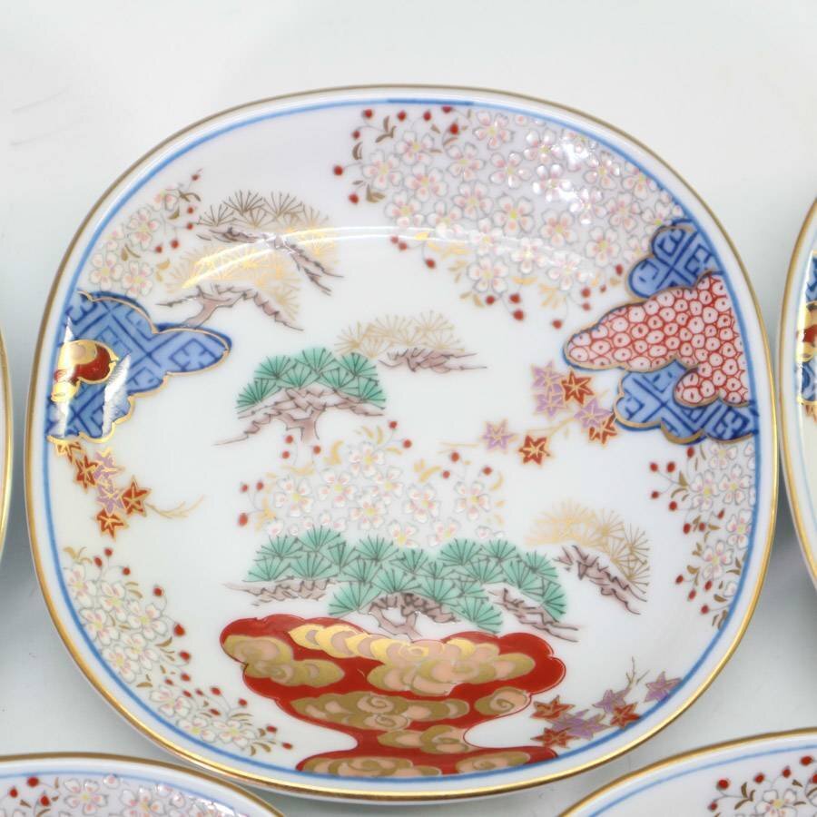 美品!其泉 染錦春秋紋 小皿5枚セット 共箱付き 有田焼 銘々皿 美品!其泉 染錦春秋紋 小皿5枚セット 共箱付き 有田焼 銘々皿