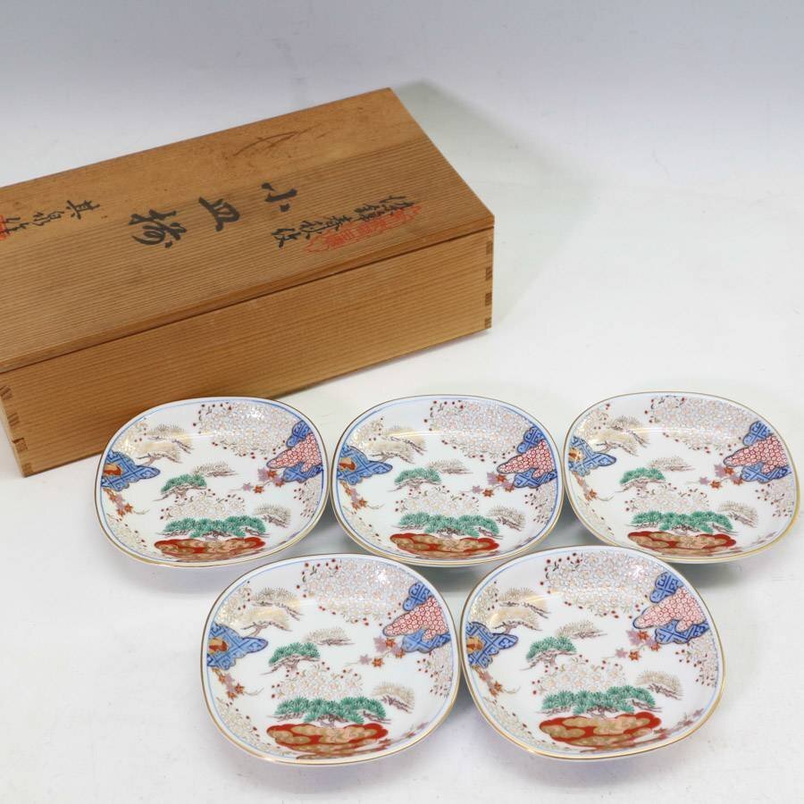 美品!其泉 染錦春秋紋 小皿5枚セット 共箱付き 有田焼 銘々皿 美品!其泉 染錦春秋紋 小皿5枚セット 共箱付き 有田焼 銘々皿