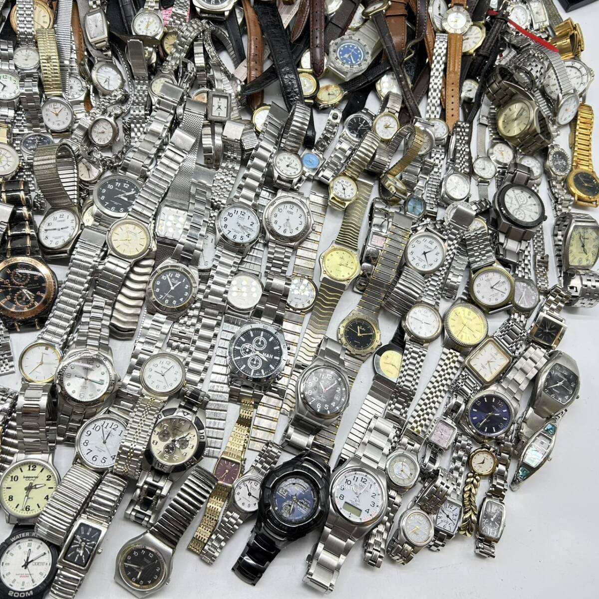 ジャンク 腕時計 350本以上 まとめて SEIKO/DOLCE/CITIZEN/CASIO ジャンク 腕時計 350本以上 まとめて SEIKO/DOLCE/CITIZEN/CASIO