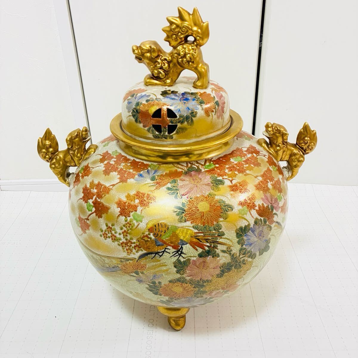 【格安saleスタート】 希少 薩摩焼 香炉 金彩 獅子 花華 三脚 三つ足(薩摩)|売買され 薩摩
