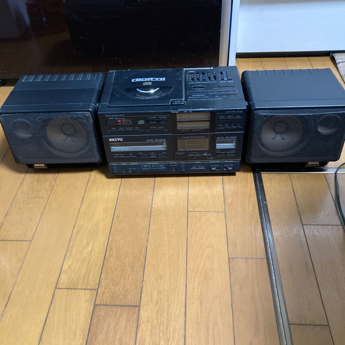 ラジカセ PH-WCD800 SANYO 低重音 CD再生OK ラジオ受信OK ラジカセ PH-WCD800 SANYO 低重音 CD再生OK ラジオ受信OK