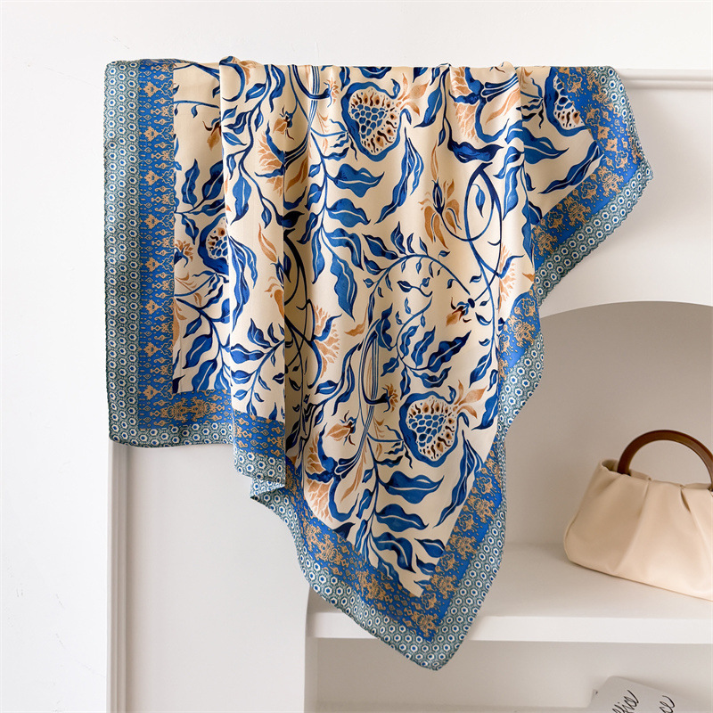 【C-175】新品 レディース 正方形70cm スカーフ巻き方 首元 おしゃれ 飾り 春夏 シルク調(diào) ストールバックスカーフ