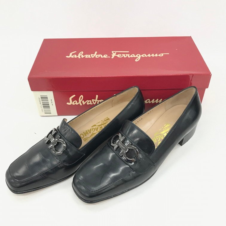 Salvatore Ferragamo サルヴァトーレフェラガモ ガンチーニ Salvatore Ferragamo サルヴァトーレフェラガモ ガンチーニ