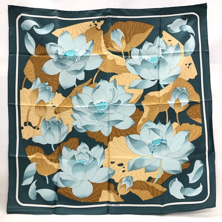 HERMES エルメス カレ90 スカーフ シルク 蓮の花 箱付き HERMES エルメス カレ90 スカーフ シルク 蓮の花 箱付き