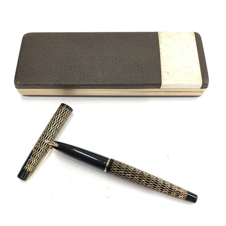 SHEAFFER シェーファー 万年筆 ペン先14K 585 ケース付き SHEAFFER シェーファー 万年筆 ペン先14K 585 ケース付き