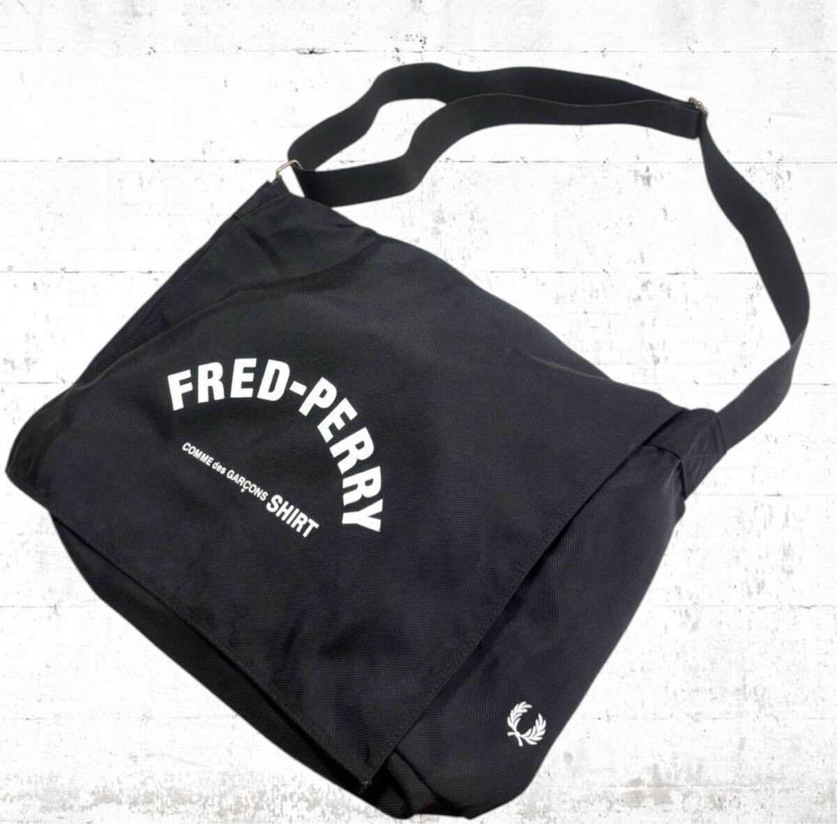 コムデギャルソン フレッドペリー コラボ ショルダー バッグ A4 comme des garcons FREDPERRY 黒色 ブラック メッセンジャー 肩掛け