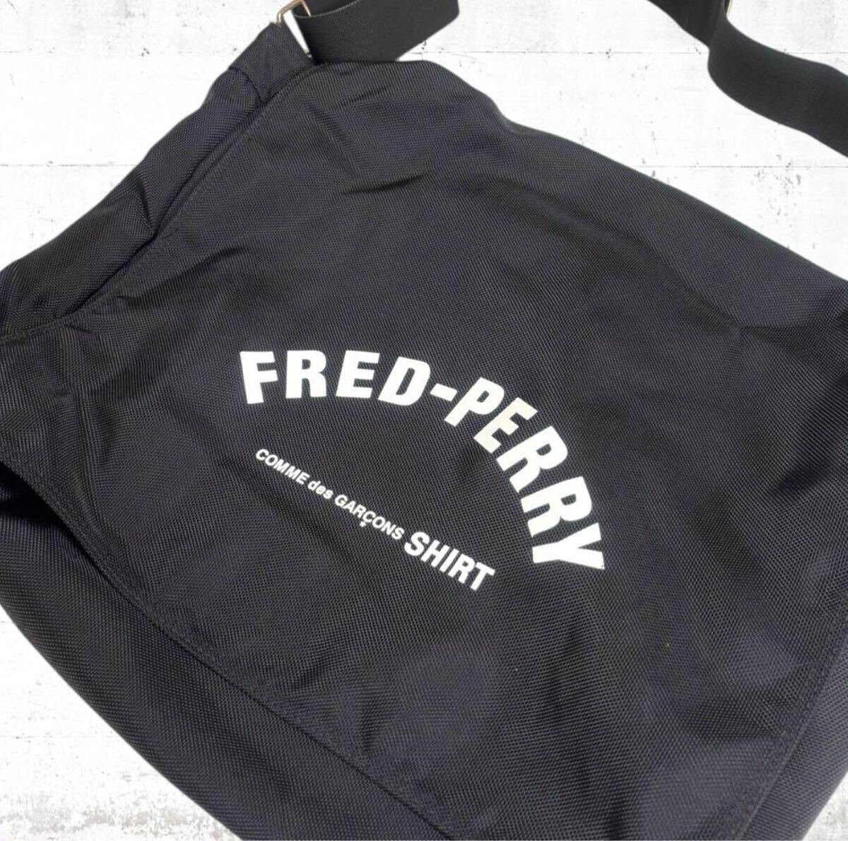 コムデギャルソン フレッドペリー コラボ ショルダー バッグ A4 comme des garcons FREDPERRY 黒色 ブラック メッセンジャー 肩掛け