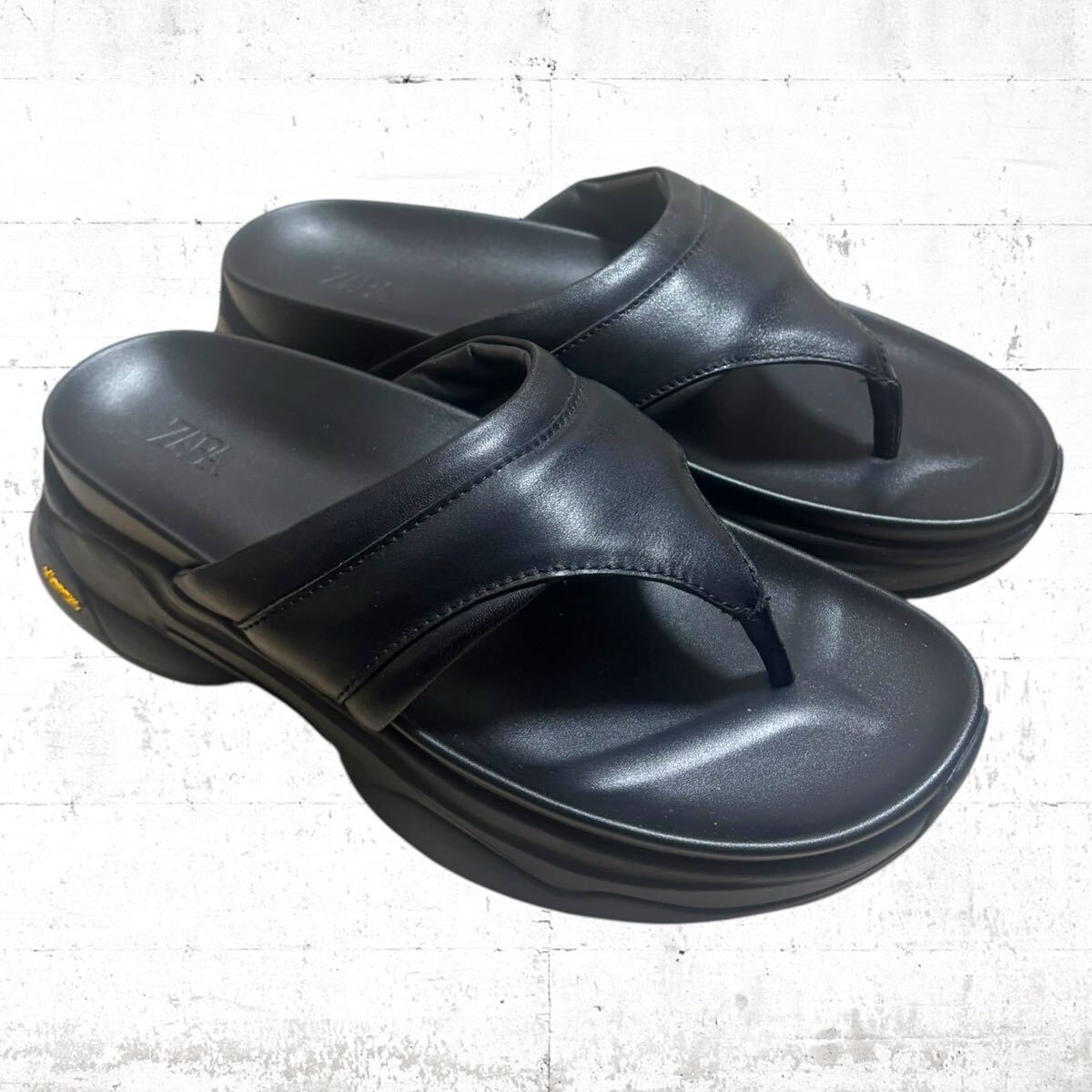 新品未使用 ZARA VIBRAM レザー トング サンダル 厚底 27 5cm 新品未使用 ZARA VIBRAM レザー トング サンダル 厚底 27 5cm