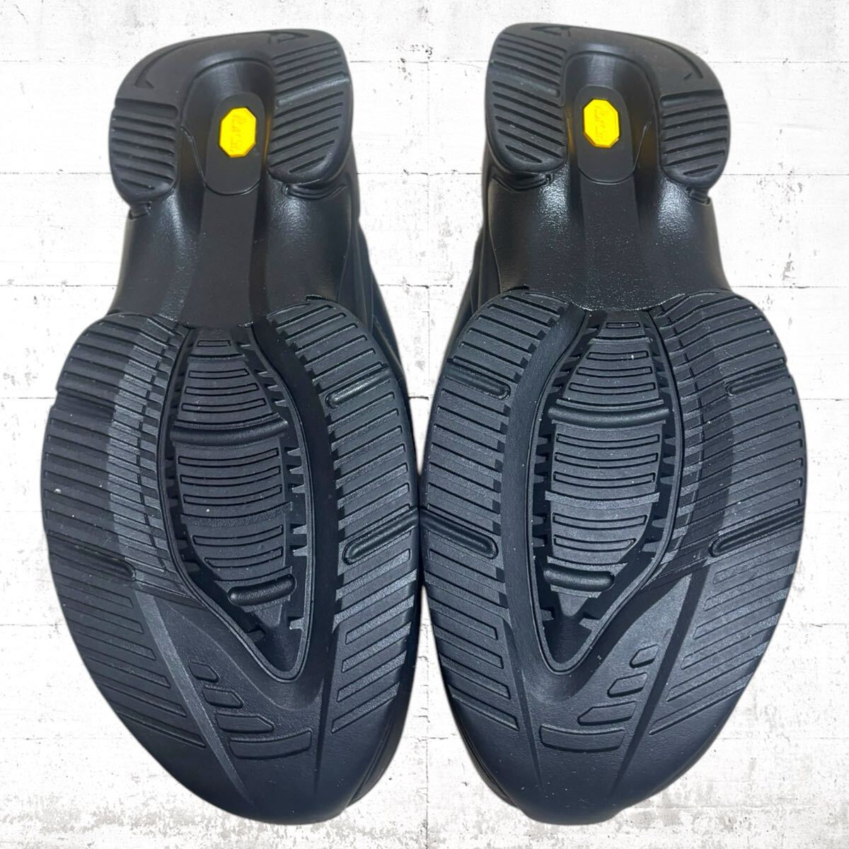 新品未使用 ZARA VIBRAM レザー トング サンダル 厚底 27 5cm 新品未使用 ZARA VIBRAM レザー トング サンダル 厚底 27 5cm