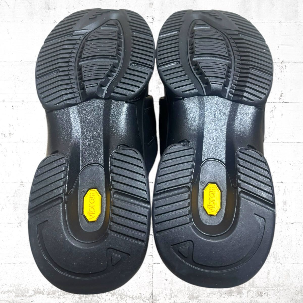 新品未使用 ZARA VIBRAM レザー トング サンダル 厚底 27 5cm 新品未使用 ZARA VIBRAM レザー トング サンダル 厚底 27 5cm