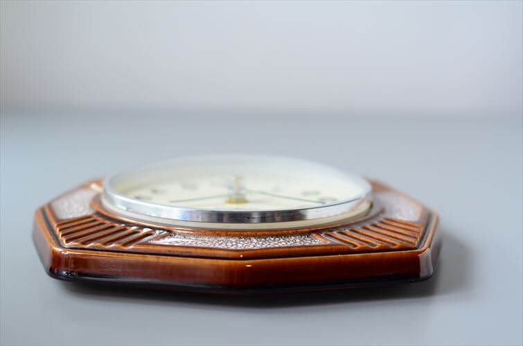 ドイツ製 Junghans オクタゴナル陶器の壁時計 壁掛け時計 ドイツ製 Junghans オクタゴナル陶器の壁時計 壁掛け時計