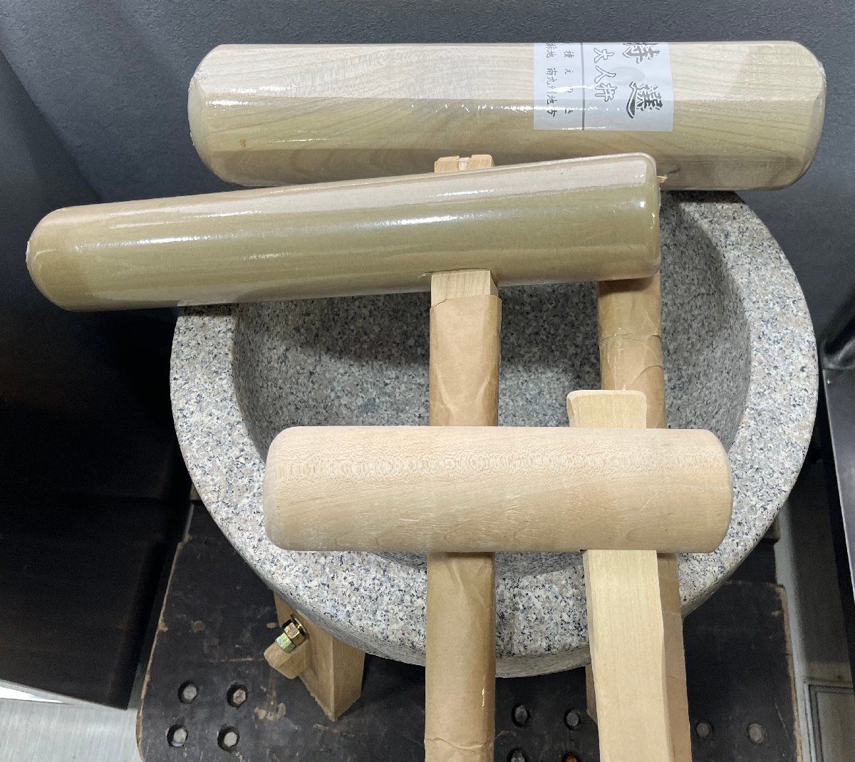 ☆入荷しました☆・笑顔溢れる餅つきセット・専用木台・御影石 ☆入荷しました☆・笑顔溢れる餅つきセット・専用木台・御影石