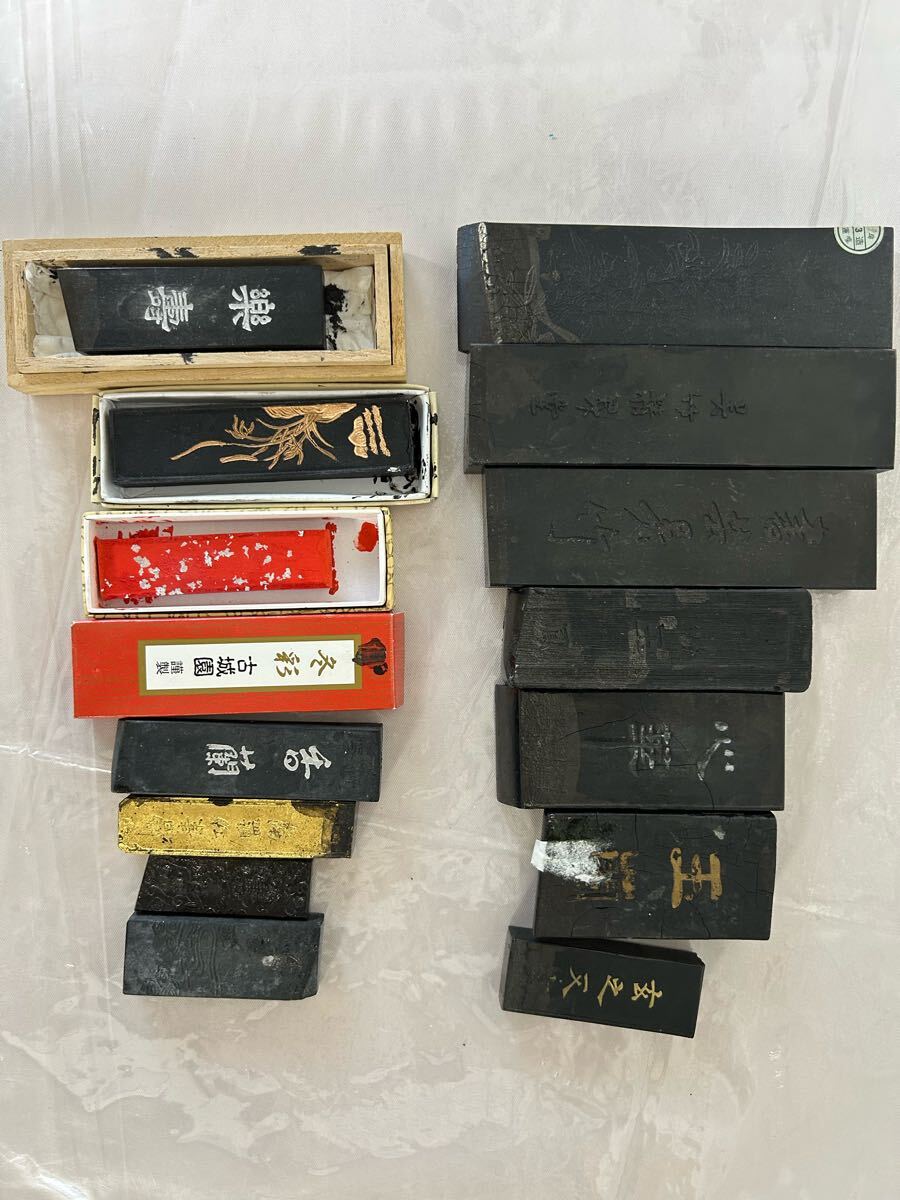 C25042416 墨 ① 書道具 使用済み品 古墨 中国墨 固形墨 文房具 C25042416 墨 ① 書道具 使用済み品 古墨 中国墨 固形墨 文房具