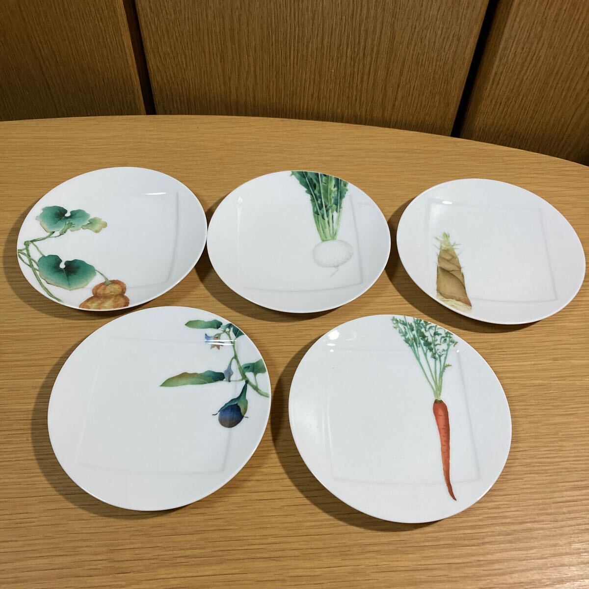 ▼ ノリタケ≪京香旬彩 プレート ５枚≫約15cm デザートプレート 野菜_画像1
