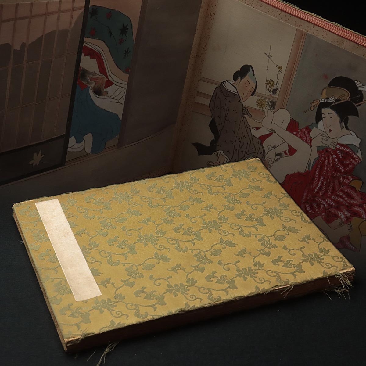 EZ414 時代物 肉筆 絹本彩色 浮世絵「春画」全十二図 画帖 横 EZ414 時代物 肉筆 絹本彩色 浮世絵「春画」全十二図 画帖 横
