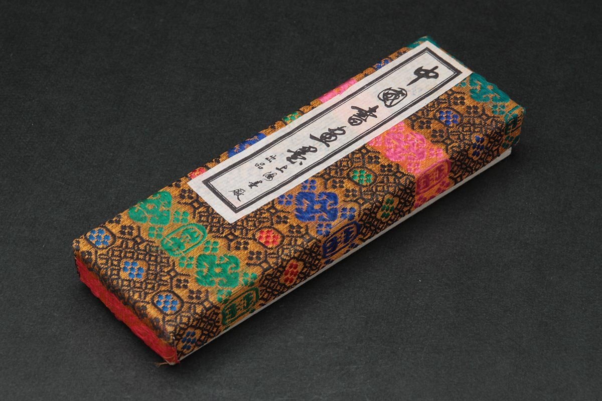 ZM614 中国美術【上海墨廠出品】古墨「鉄斎翁書畫宝墨」縦11.5cm ZM614 中国美術【上海墨廠出品】古墨「鉄斎翁書畫宝墨」縦11.5cm