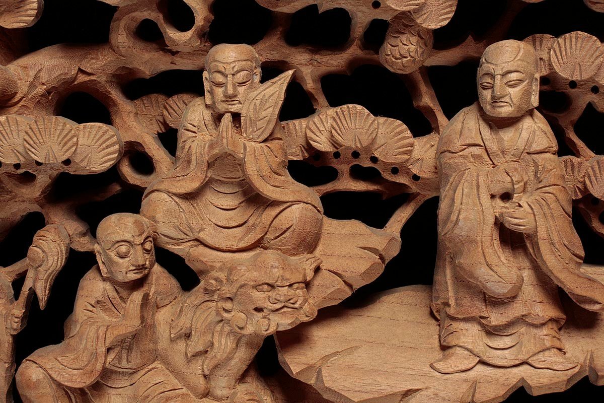 DT160 仏教美術 無垢材 彫刻欄間 木彫「十六羅漢図」横129.5cm DT160 仏教美術 無垢材 彫刻欄間 木彫「十六羅漢図」横129.5cm