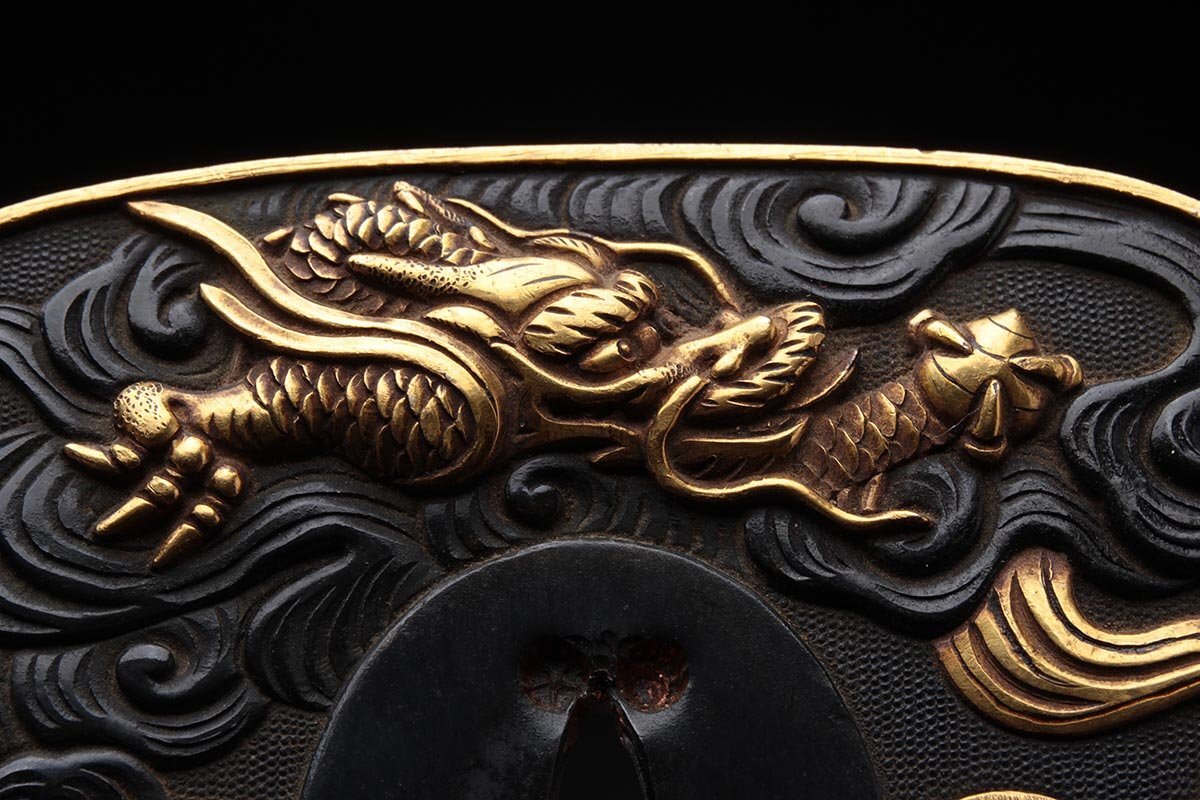 EZ684 時代金工 美濃鍔 縦6.9cm 重120g・ 赤銅魚子地 金銀嵌 高 EZ684 時代金工 美濃鍔 縦6.9cm 重120g・ 赤銅魚子地 金銀嵌 高