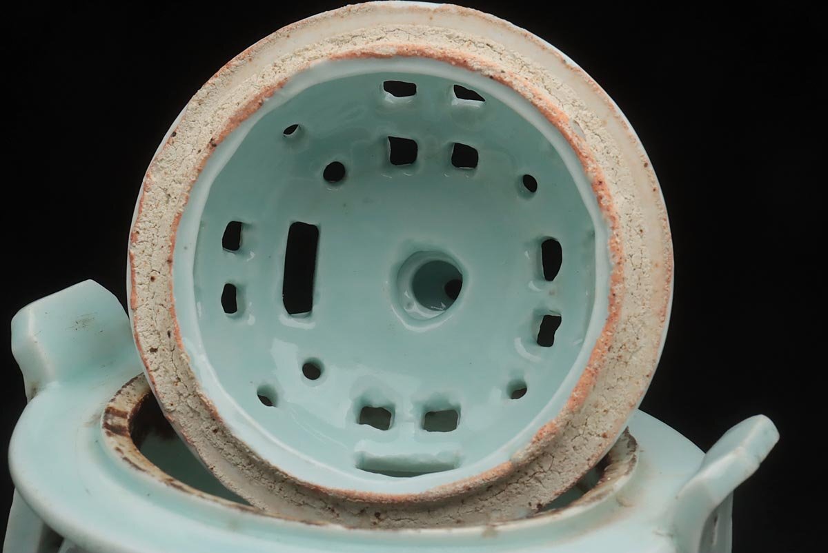 ZM667 朝鮮古美術 李朝時代 李朝白磁香炉 高16cm 重960g 木箱附 ZM667 朝鮮古美術 李朝時代 李朝白磁香炉 高16cm 重960g 木箱附