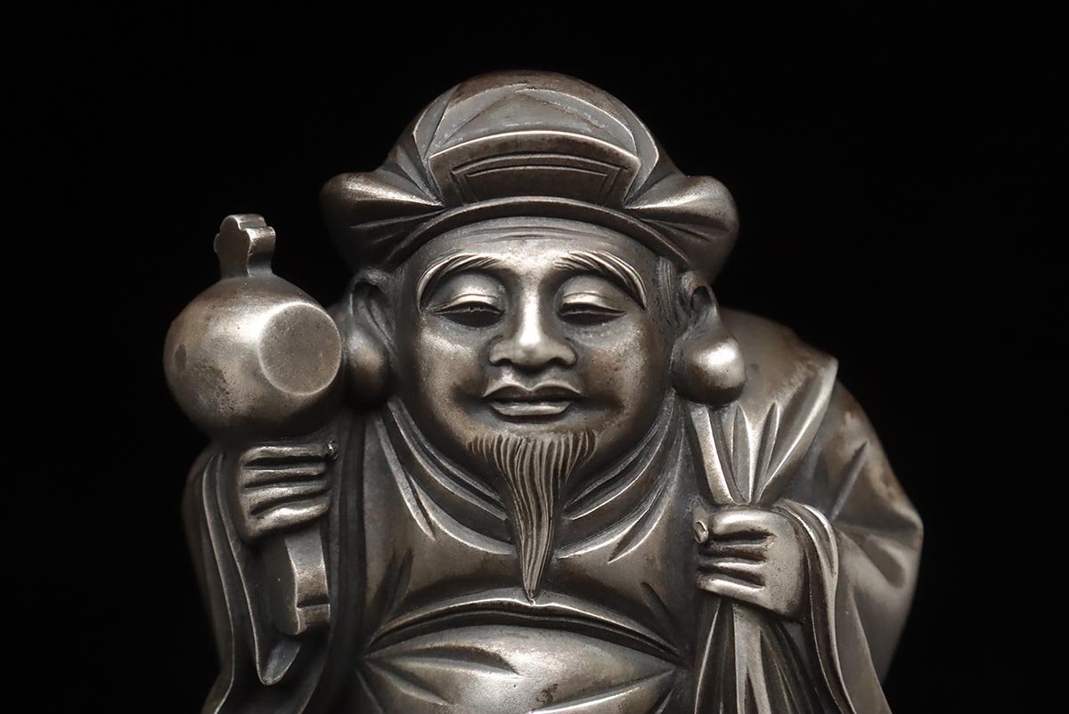 EZ701 【高村光雲 作】鋳銀「恵比寿大黒天」一対 高12.2cm/12.5 EZ701 【高村光雲 作】鋳銀「恵比寿大黒天」一対 高12.2cm/12.5