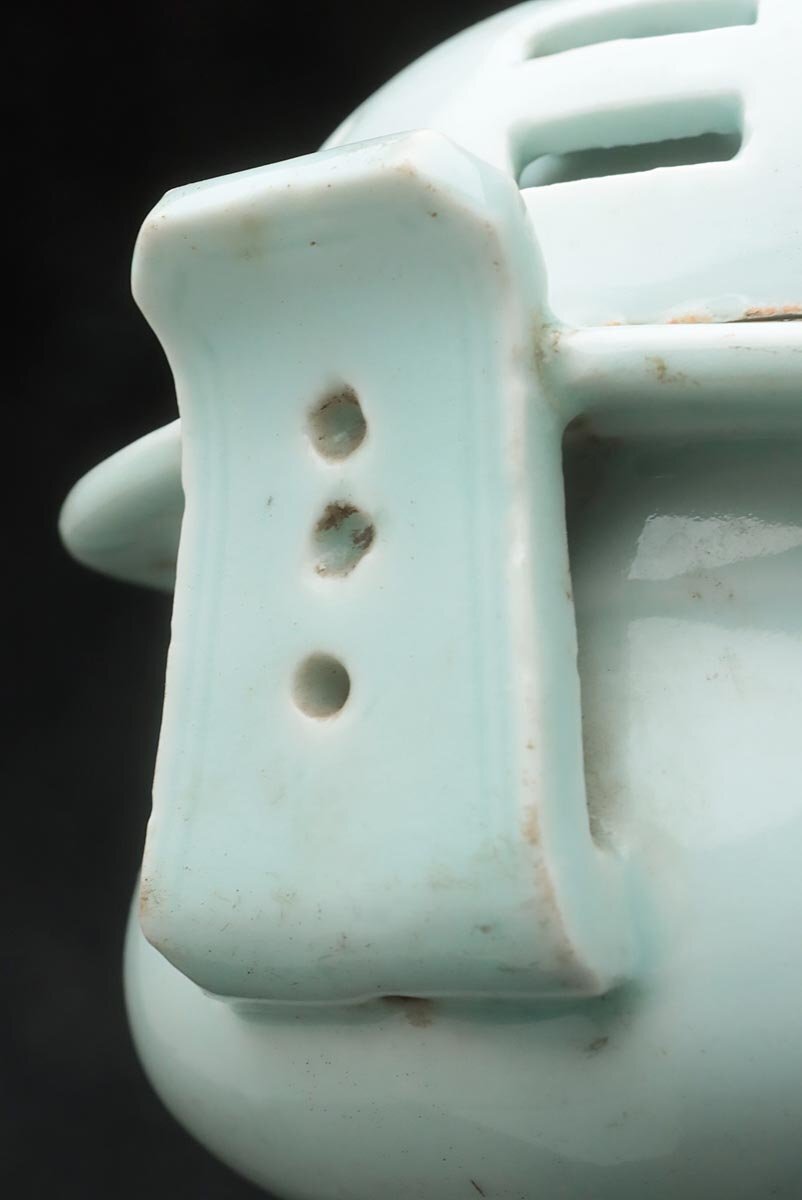 ZM667 朝鮮古美術 李朝時代 李朝白磁香炉 高16cm 重960g 木箱附 ZM667 朝鮮古美術 李朝時代 李朝白磁香炉 高16cm 重960g 木箱附