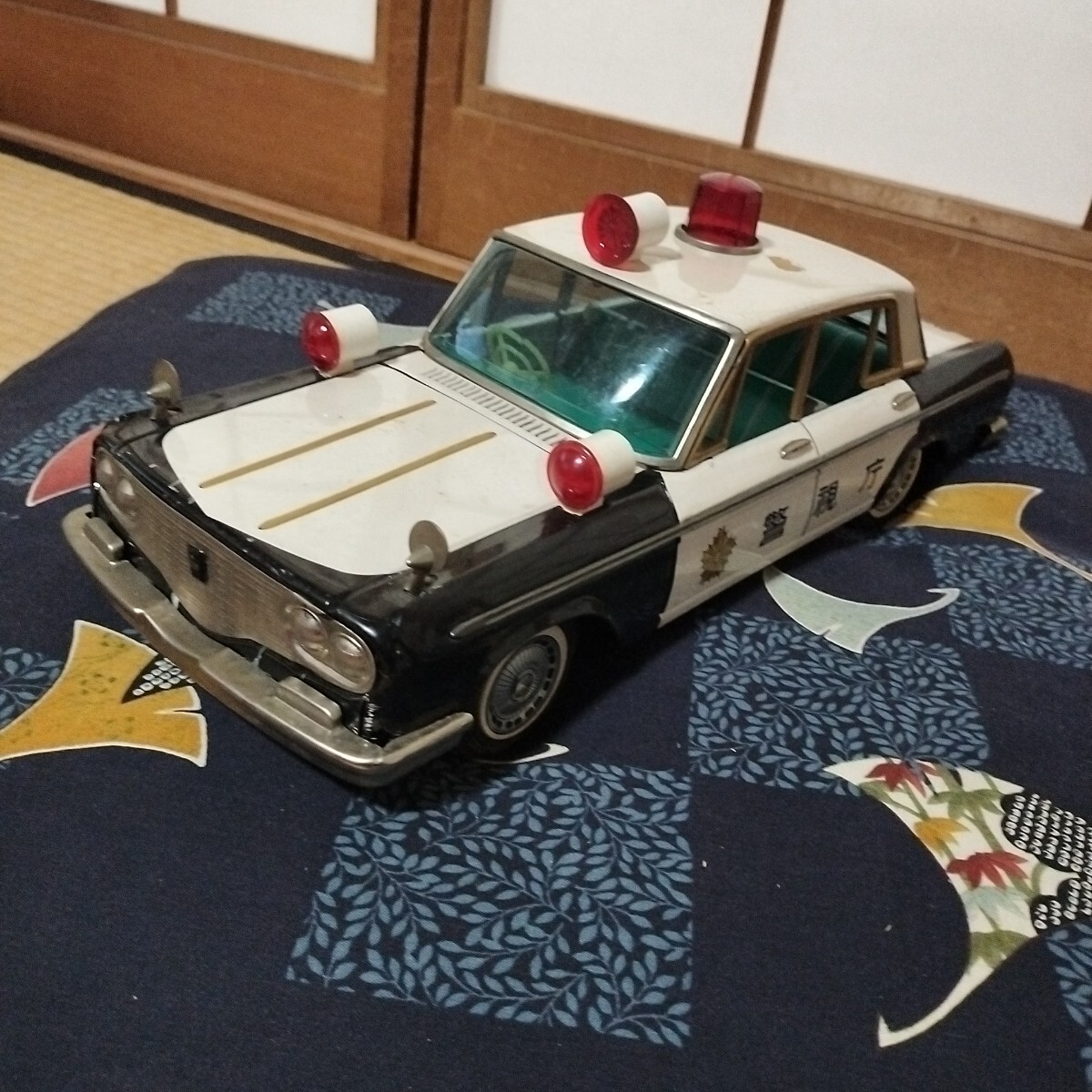 昭和レトロ ブリキのオモチャ ヨネザワ クラウン8 パトカー 昭和レトロ ブリキのオモチャ ヨネザワ クラウン8 パトカー