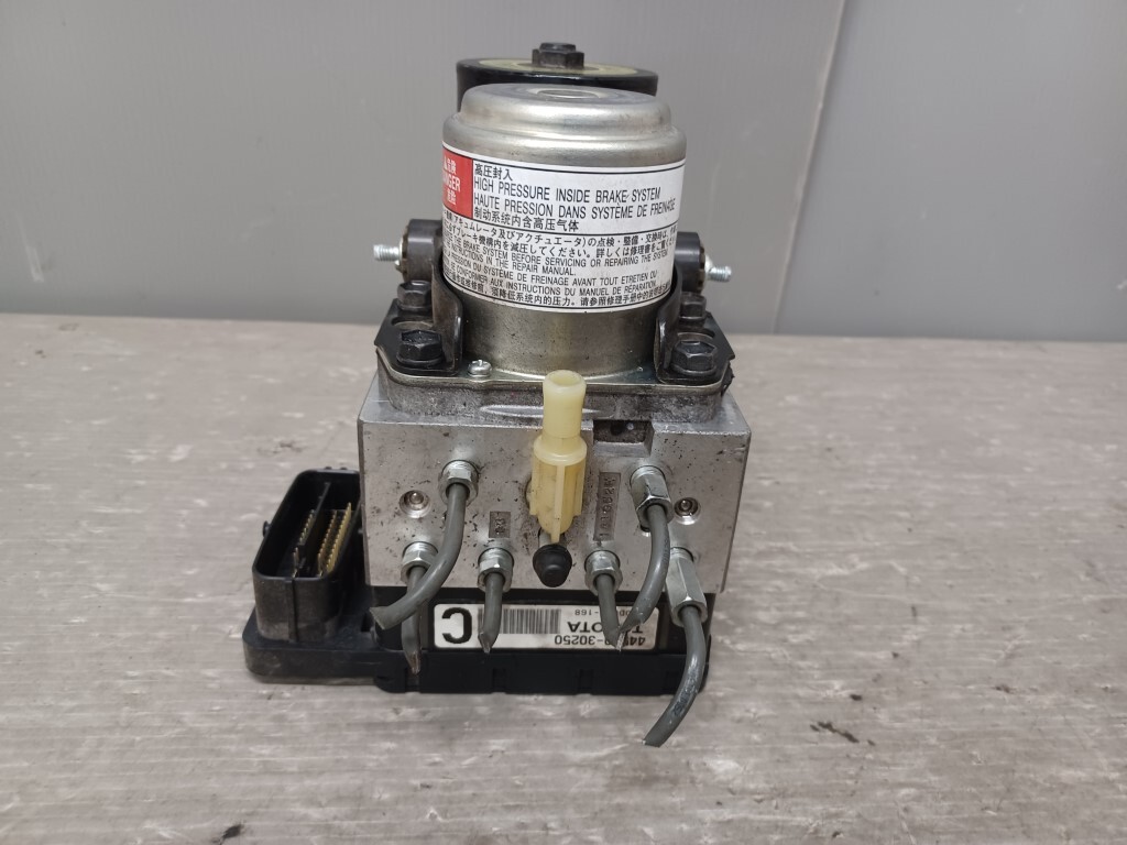 クラウン マジェスタ C仕様 後期 (UZS186) 純正 破損無 動作保証 ABSアクチュエーター 44510-30250 p053832