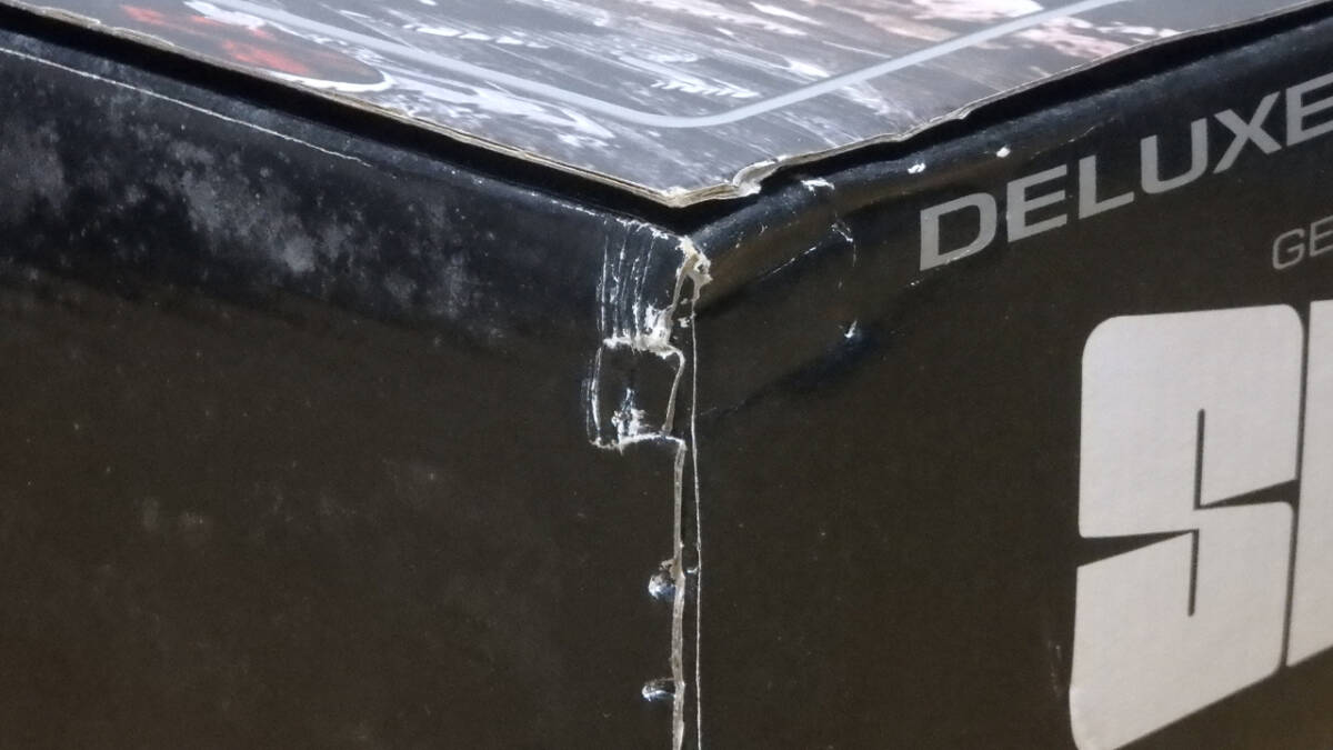 一カ所、BOXの角によれがみられます。