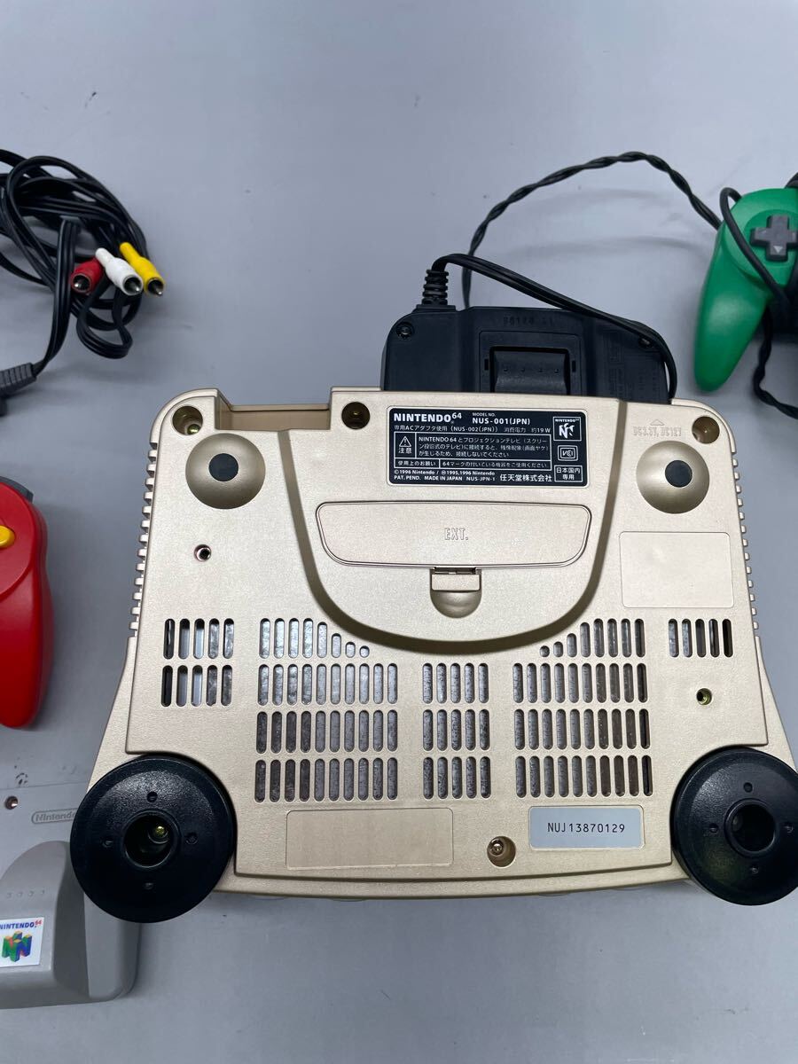 ◯ Nintendo64 NUS-001 コントローラー 4個 ソフト ピカチュウ ◯ Nintendo64 NUS-001 コントローラー 4個 ソフト ピカチュウ