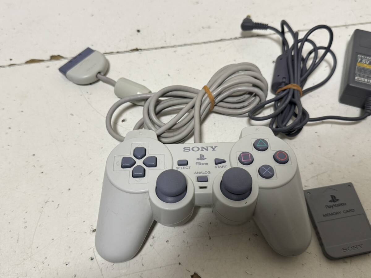 SONY コンパクト プレイステーション 初代 PS One SCPH-100 本体 SONY コンパクト プレイステーション 初代 PS One SCPH-100 本体