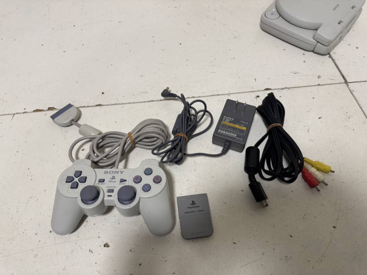 SONY コンパクト プレイステーション 初代 PS One SCPH-100 本体 SONY コンパクト プレイステーション 初代 PS One SCPH-100 本体