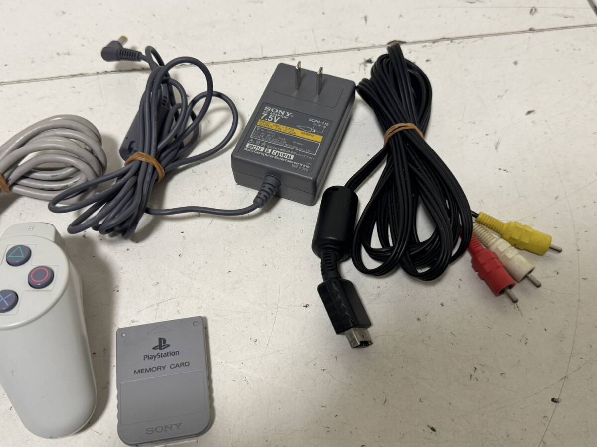 SONY コンパクト プレイステーション 初代 PS One SCPH-100 本体 SONY コンパクト プレイステーション 初代 PS One SCPH-100 本体