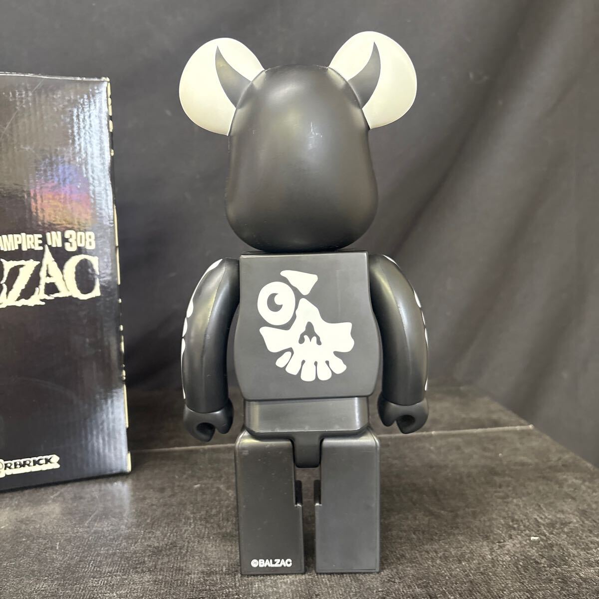 BE@RBRICK ベアブリック ATOM-AGE VAMPIRE IN 308 BALZAC 400 BE@RBRICK ベアブリック ATOM-AGE VAMPIRE IN 308 BALZAC 400