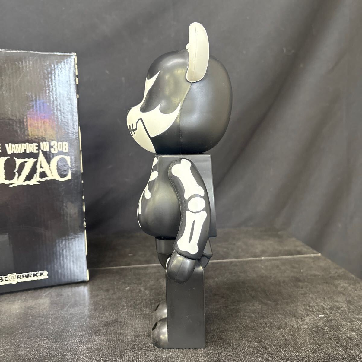 BE@RBRICK ベアブリック ATOM-AGE VAMPIRE IN 308 BALZAC 400 BE@RBRICK ベアブリック ATOM-AGE VAMPIRE IN 308 BALZAC 400