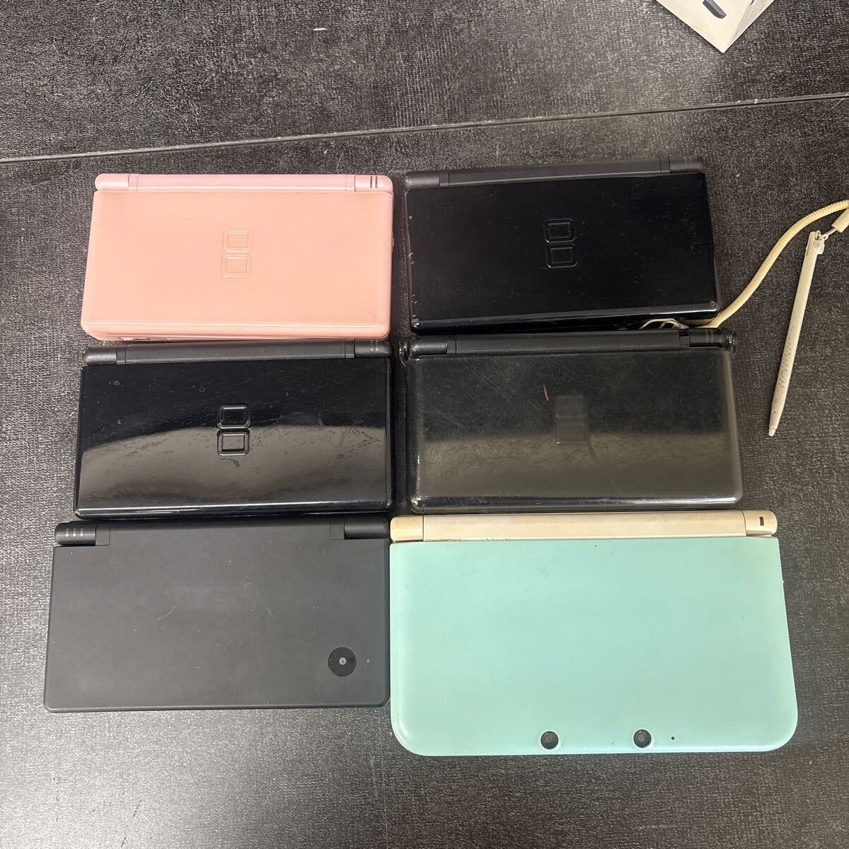 Nintendo DS 6台 まとめ ソフト付き 3DS LL SPR-001 DSi TWL-001 Nintendo DS 6台 まとめ ソフト付き 3DS LL SPR-001 DSi TWL-001