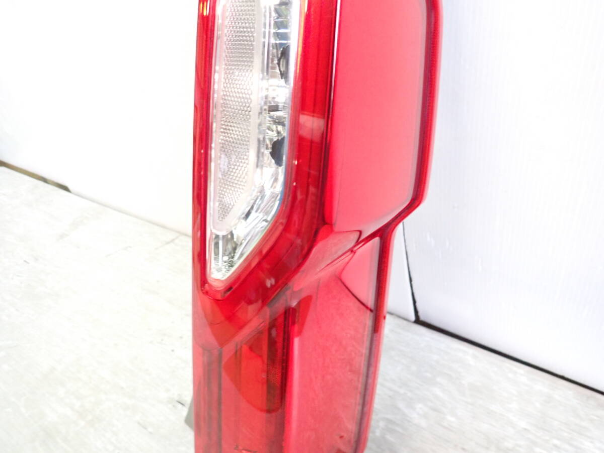 【良品】 JF3/JF4 前期 N-BOX エヌボックス 純正 LED 右 テール ランプ ライト D185?33501-TTA-N01 ～令和2年12月まで【23-520】