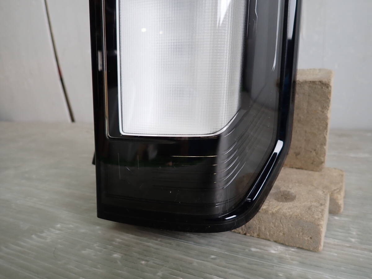 【良品フルLED點燈確認済】 JF5/JF6 N-BOX エヌボックス カスタム 純正 LED 右 テール ランプ ライト D318?33100-TTA-N12【25-405】