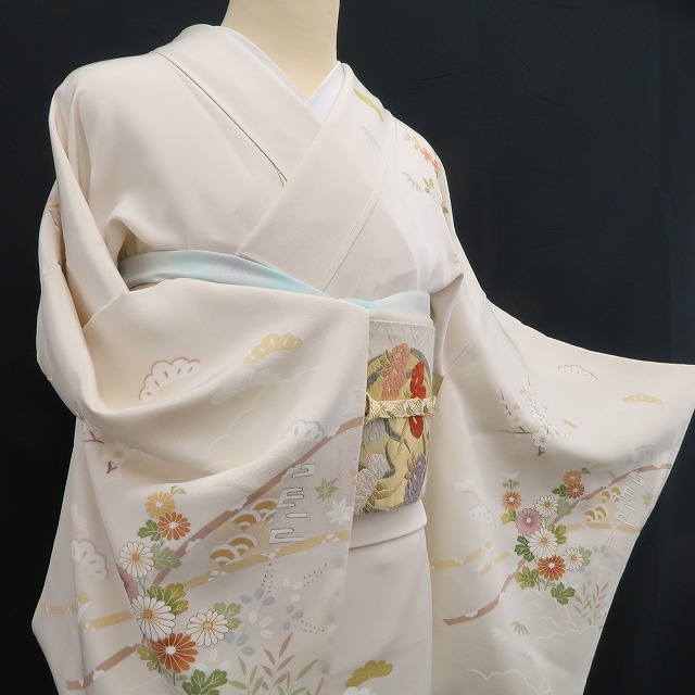 tomihisa 新品 金駒刺繍 松竹梅 着物“花吉祥に和を照らすとき tomihisa 新品 金駒刺繍 松竹梅 着物“花吉祥に和を照らすとき