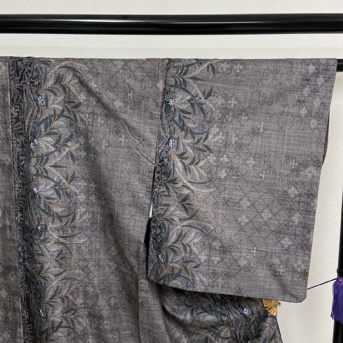 着物月花 仙頭刺繍 蘇州刺繍 9マルキ 品のある花 本場大島紬 着物月花 仙頭刺繍 蘇州刺繍 9マルキ 品のある花 本場大島紬