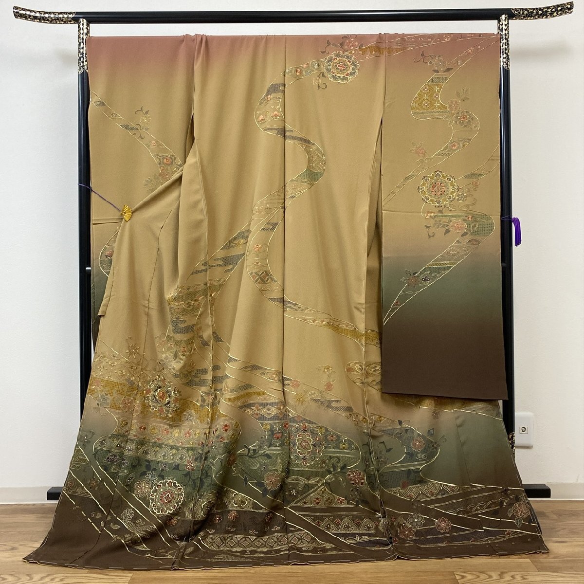 着物月花 総刺繍 仙頭刺繍 蘇州刺繍 ぼかし染 装飾華文様 振袖 着物月花 総刺繍 仙頭刺繍 蘇州刺繍 ぼかし染 装飾華文様 振袖