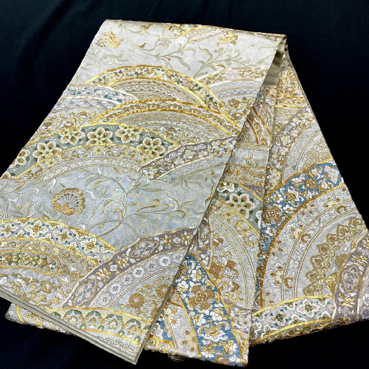 着物月花 総刺繍 相良刺繍 蘇州刺繍 金駒刺繍 引箔 装飾華文様 着物月花 総刺繍 相良刺繍 蘇州刺繍 金駒刺繍 引箔 装飾華文様