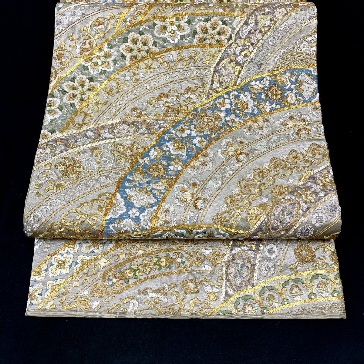 着物月花 総刺繍 相良刺繍 蘇州刺繍 金駒刺繍 引箔 装飾華文様 着物月花 総刺繍 相良刺繍 蘇州刺繍 金駒刺繍 引箔 装飾華文様