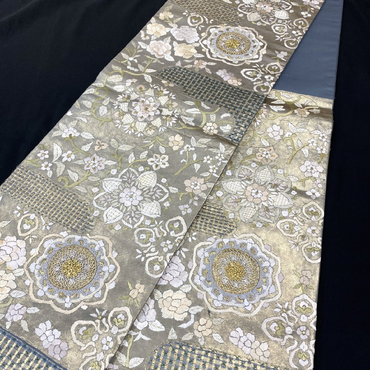 着物月花 三大総刺繍 仙頭刺繍 相良刺繍 蘇州刺繍 引箔 品のある 着物月花 三大総刺繍 仙頭刺繍 相良刺繍 蘇州刺繍 引箔 品のある