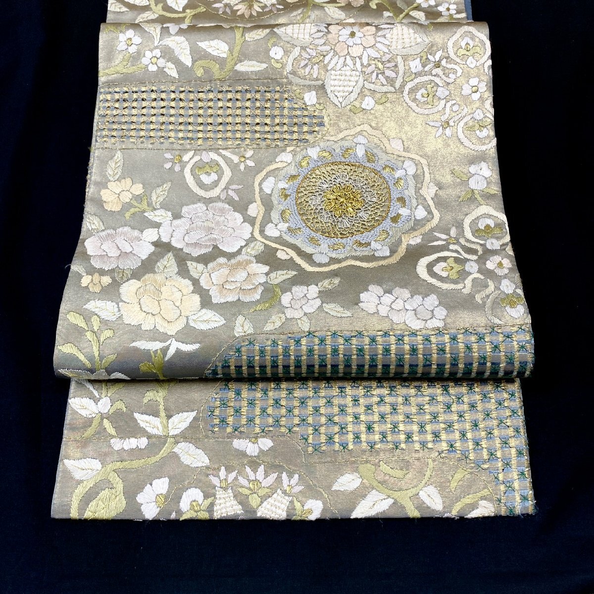 着物月花 三大総刺繍 仙頭刺繍 相良刺繍 蘇州刺繍 引箔 品のある 着物月花 三大総刺繍 仙頭刺繍 相良刺繍 蘇州刺繍 引箔 品のある