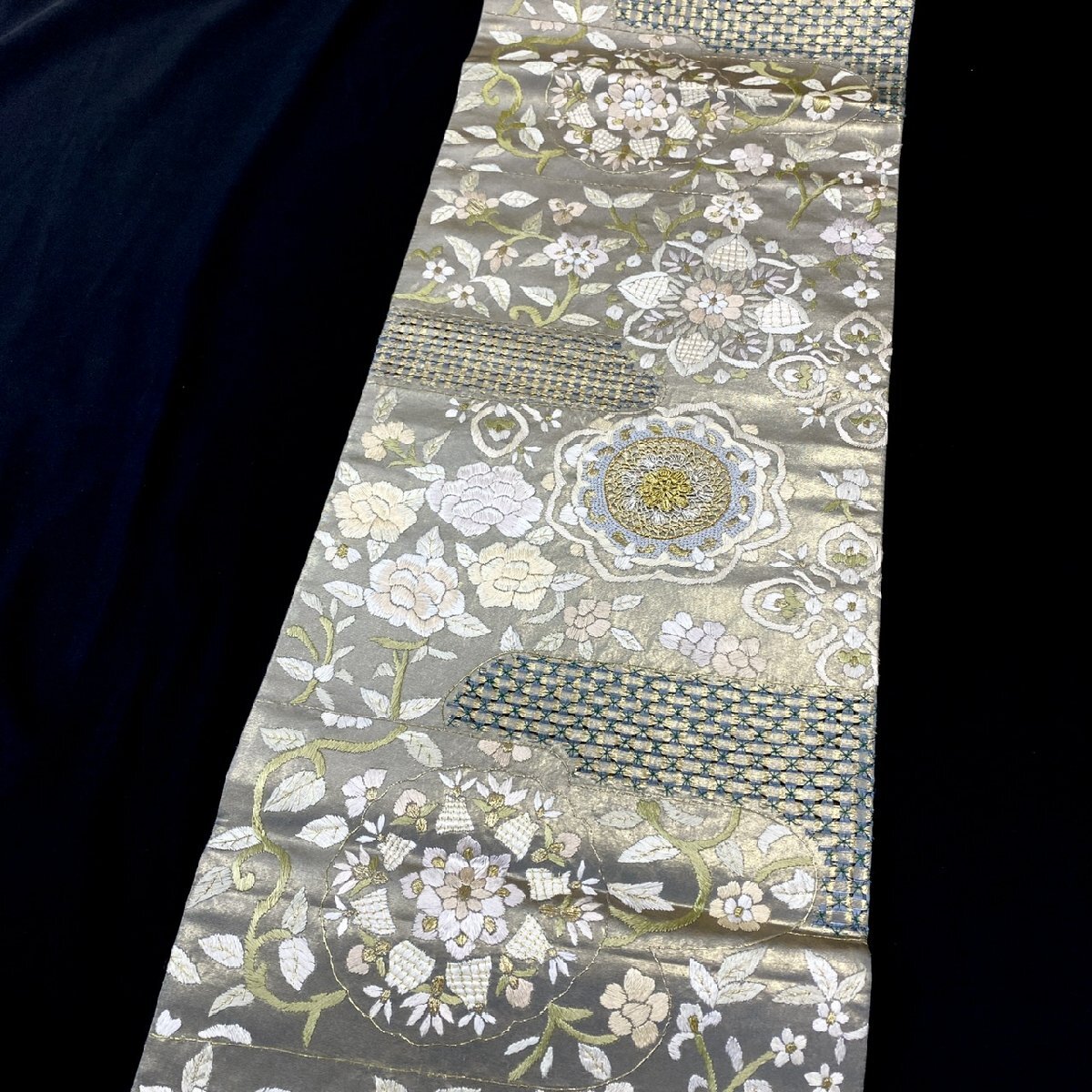 着物月花 三大総刺繍 仙頭刺繍 相良刺繍 蘇州刺繍 引箔 品のある 着物月花 三大総刺繍 仙頭刺繍 相良刺繍 蘇州刺繍 引箔 品のある