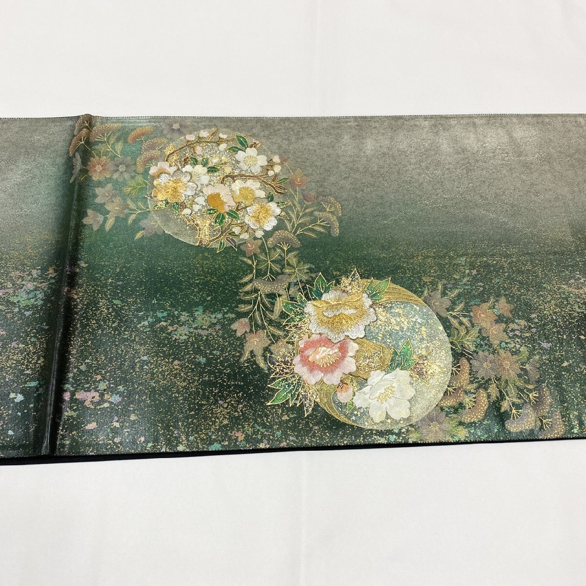 着物月花 螺鈿細工 引箔 金彩 刺繍 品のある花 袋帯 お太鼓柄 着物月花 螺鈿細工 引箔 金彩 刺繍 品のある花 袋帯 お太鼓柄